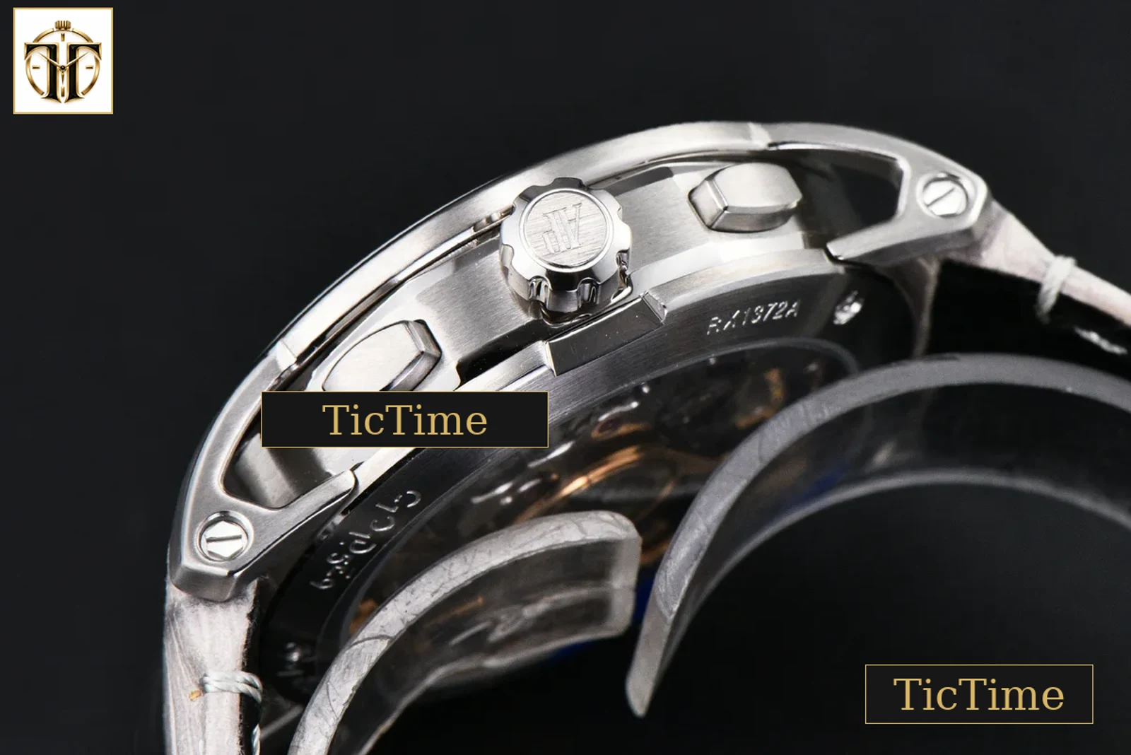 Code 11.59 Chrono 26393 41mm APSF Silver Dial Gold Hands Gray Leather Strap SA4401 — foto 14