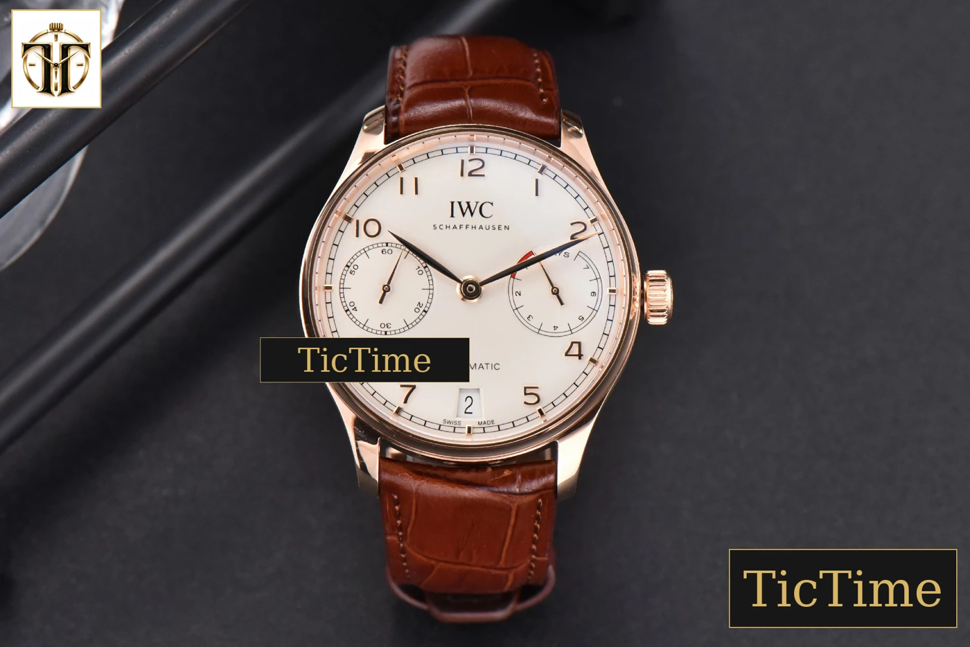 Vista frontal — Portuguese PR IW500113 42mm ZF RG White Dial RG Marker Brown Leather Strap A51011