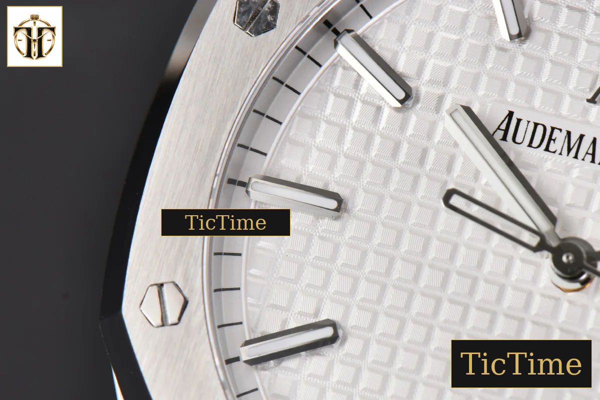 Royal Oak 15500 41mm APSF White Textured Dial SS Bracelet V2 A4302 — foto 6