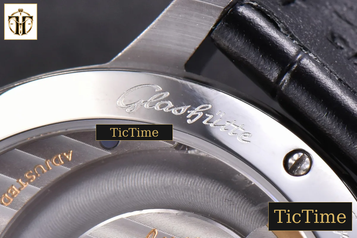 PanoMatic Lunar 40mm TZF White Dial Black Leather Strap A23J — foto 19