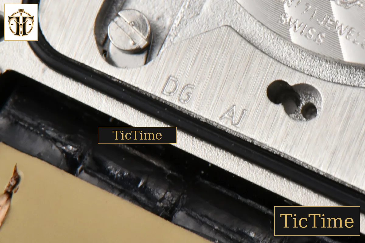Tank Must Large 33.7×25.5mm K11F White Dial Black Croc Texture Strap Quartz — foto 18