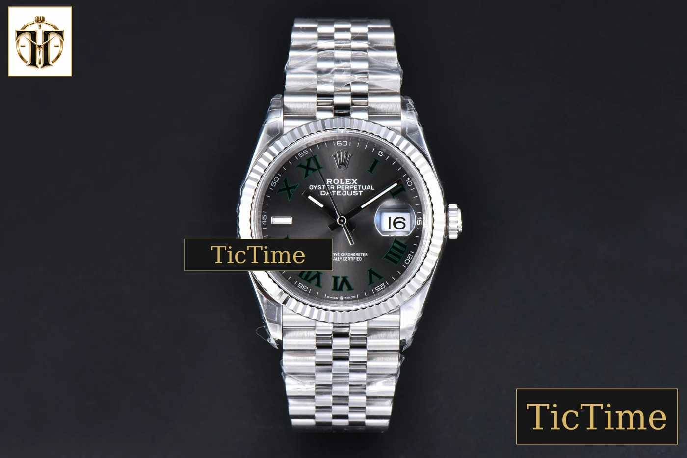 Vista frontal — DateJust Wimbledon 126234 36mm VSF Gray Dial Green Marker Jubilee Bracelet VS3235