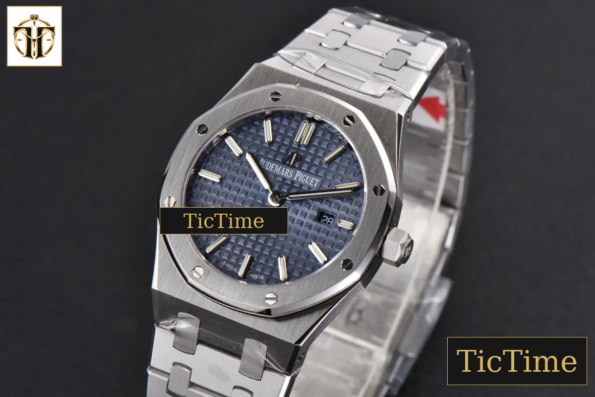 Royal Oak Ladies 33mm 8F Blue Dial SS Bracelet Swiss Quartz — foto 5