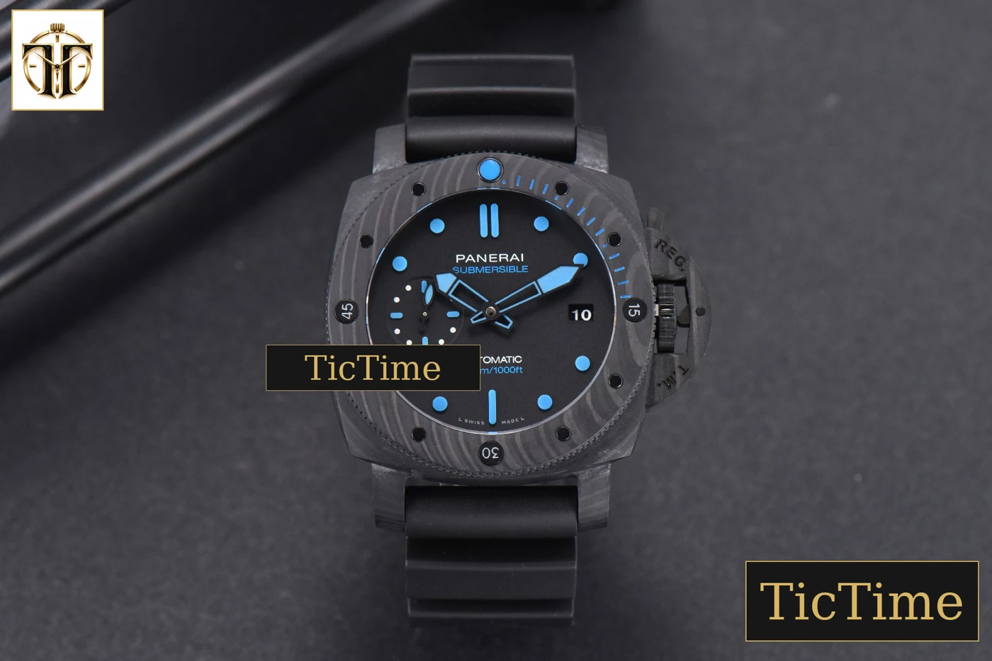 Vista frontal — Carbotech Submersible PAM960 42mm VSF Black Dial Rubber Strap Asia XXXIV