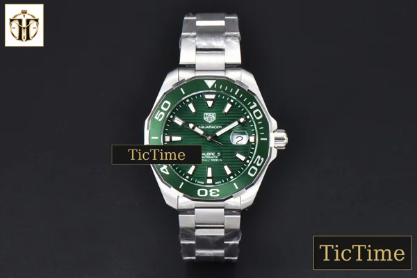 Foto frontal — Aquaracer Calibre 5 43mm OF Green Dial Green Bezel SS Bracelet Swiss SW200