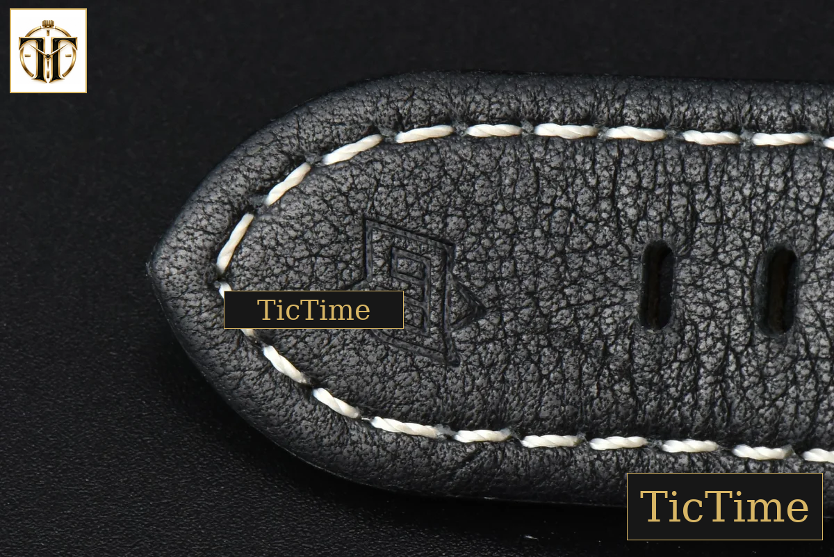 PAM915 44mm HWF Black Dial Black Leather Strap A6497 — foto 18