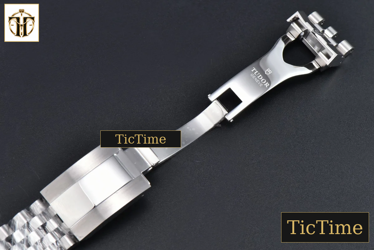 Heritage Black Bay Anthracite 39mm KRF Black Dial SS Bracelet A2824 — foto 27