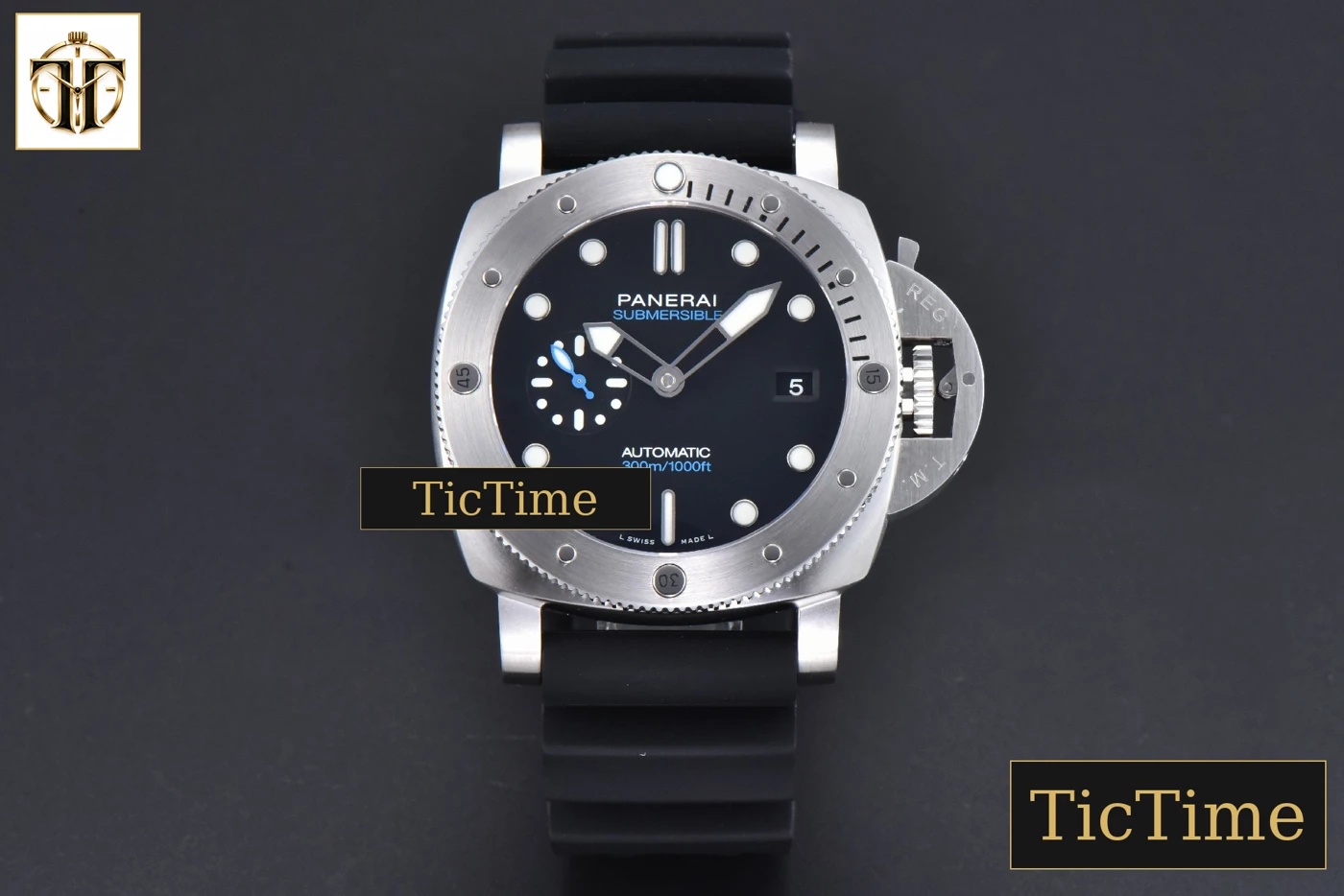 Vista frontal — Submersible Quaranta PAM1229 44mm TTF Black Dial Rubber Strap P9010