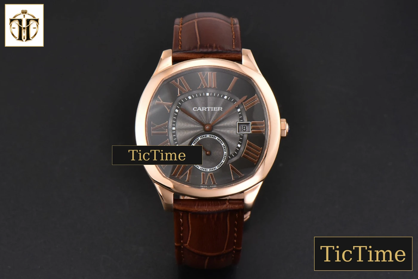 Vista frontal — Drive de Cartier 40mm APS RG Gray Dial Brown Leather Strap A23J