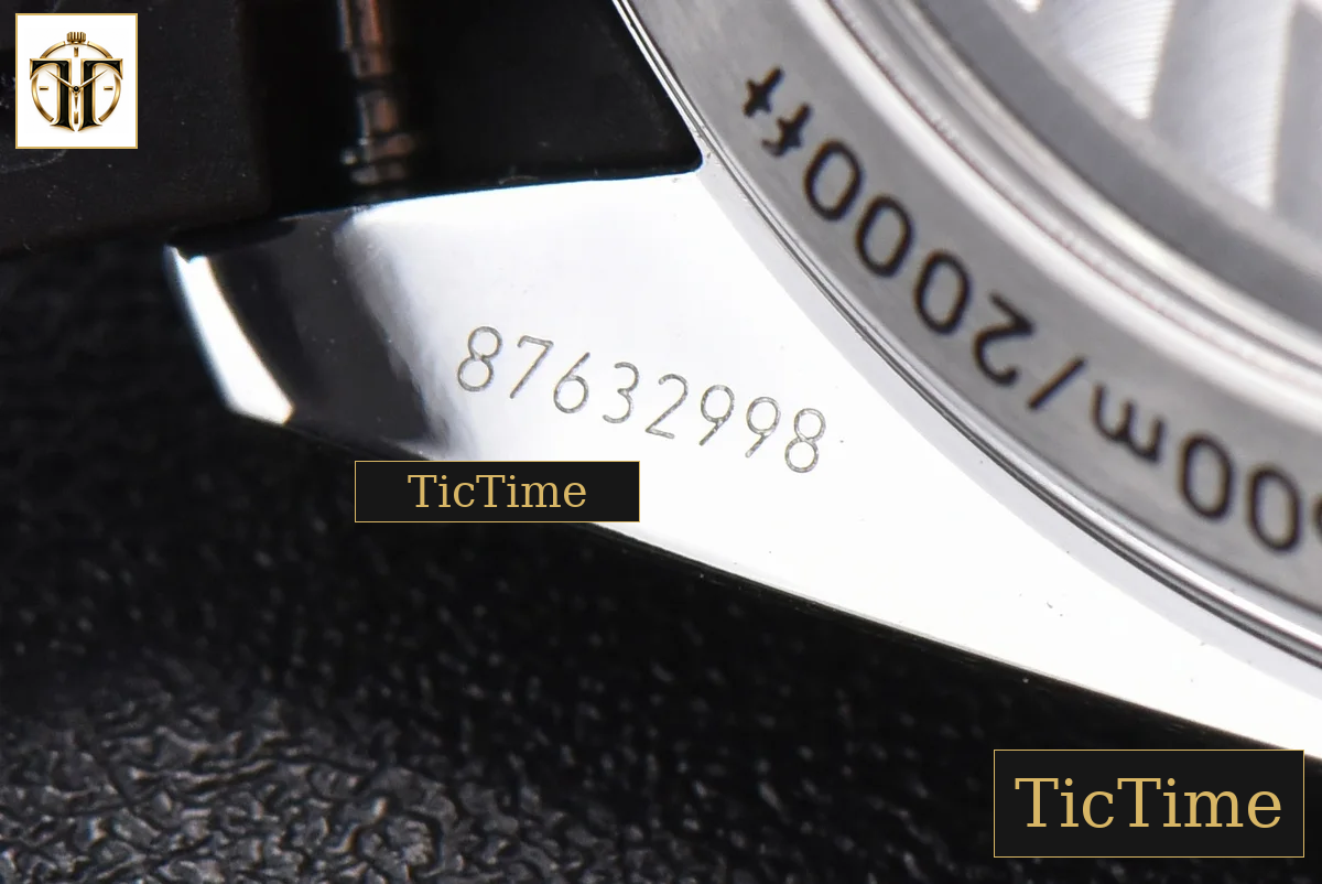 Planet Ocean 600m 42mm VSF Black Dial Rubber Strap A8500 — foto 20