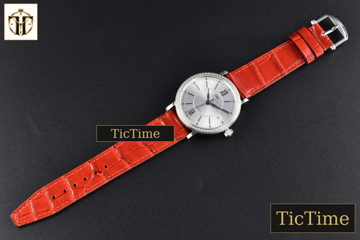 Portofino 37mm V7F Diamond Silver Dial Silver Marker Red Leather Strap A2892 — foto 32