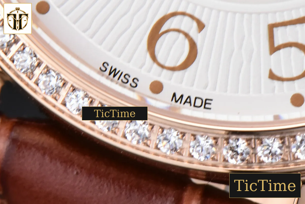Rendez-Vous Night & Day 34mm APSF RG Diamond White Textured Dial Brown Leather Strap A898 — foto 8