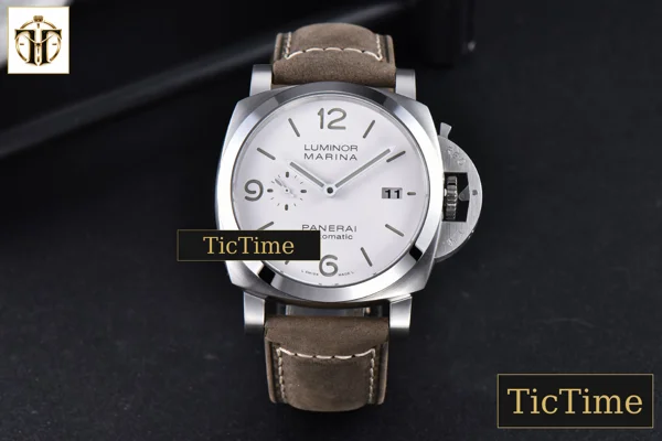 Foto frontal — PAM1314 44mm VSF White Dial Gray Asso Strap P.9010