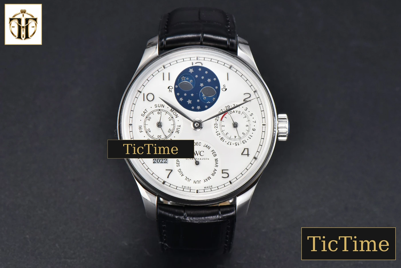 Vista frontal — Portugieser Perpetual Calendar IW5033 42mm APSF SS White Dial Black Leather Strap A52610