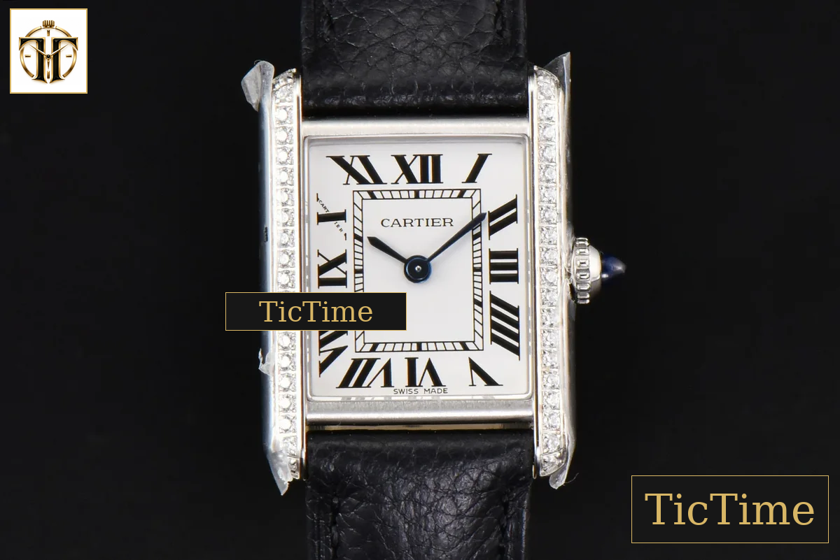 Tank Must Small 29.5×22mm K11F Diamond White Dial Litchi Grained Smooth Strap Quartz — foto 2