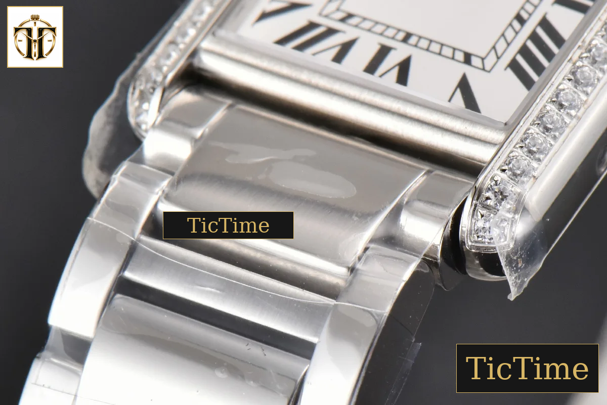 Tank Must Small 29.5mmx22mm K11F Diamond White Dial SS Bracelet Ronda Quartz — foto 8