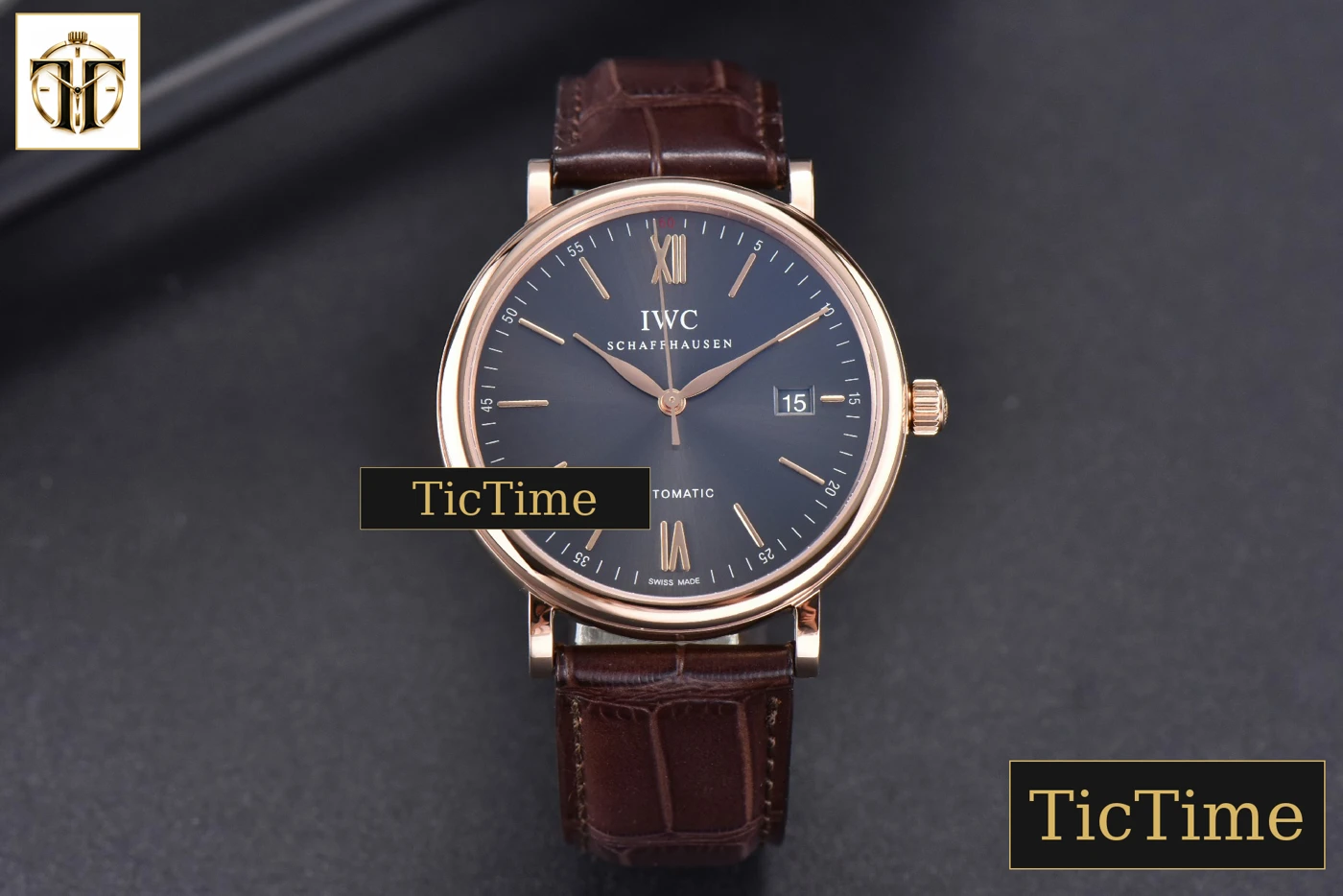 Vista frontal — Portofino ‘150 Years’ 40mm V7F RG Gray Dial RG Markers Brown Leather Strap / A2892