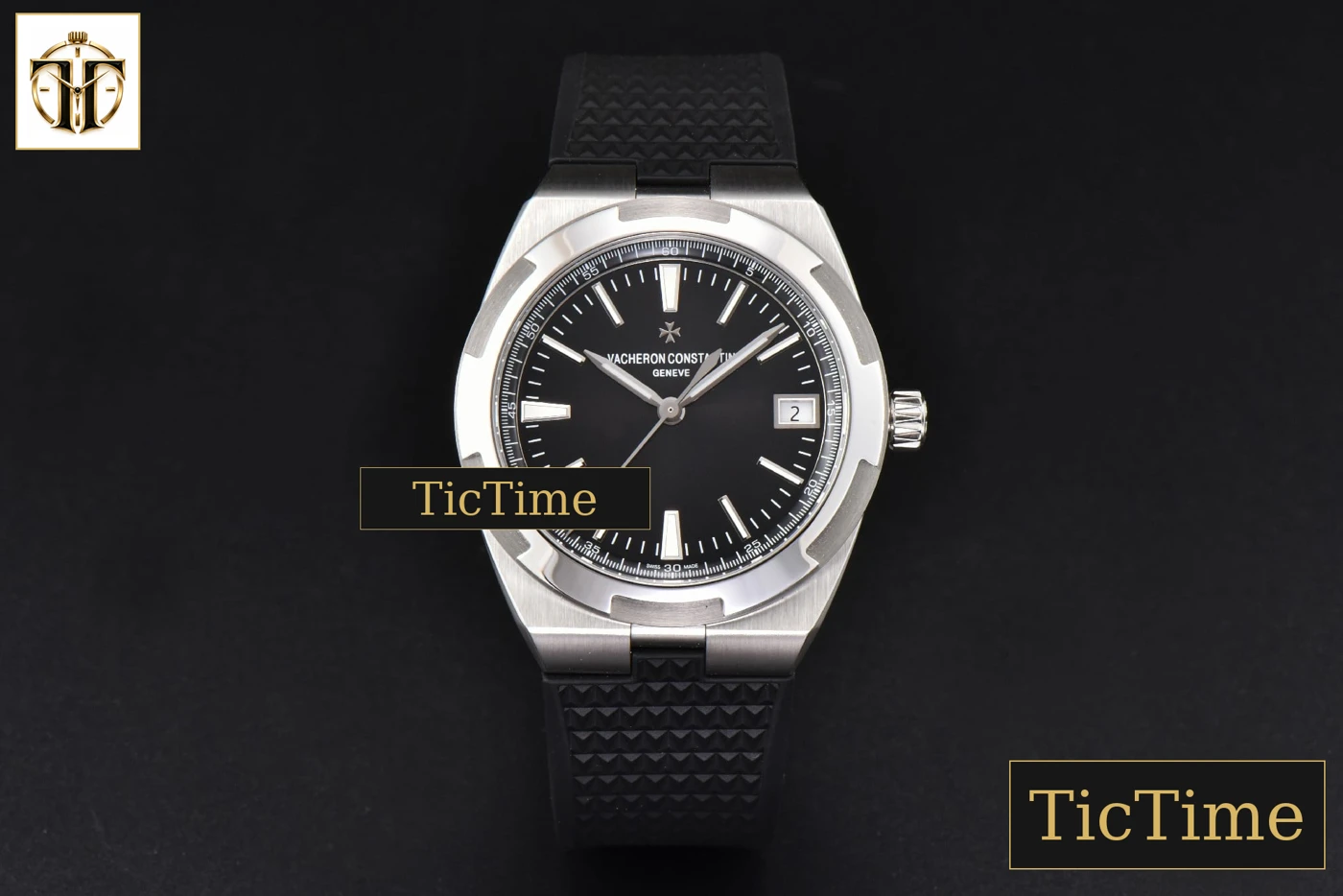 Vista frontal — Overseas 4500V 41mm ZF Black Dial Black Rubber Strap A5100