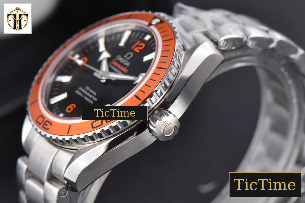 Planet Ocean 600m 42mm VSF Black Dial Orange Bezel SS Bracelet A8500 — foto 11