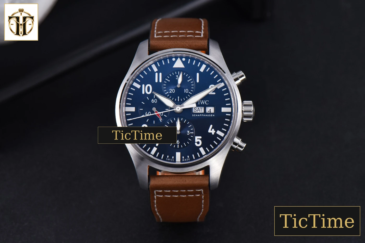 Vista frontal — Pilot Chrono Spitfire IW377714 43mm ZF Blue Dial Brown Leather Strap A7750