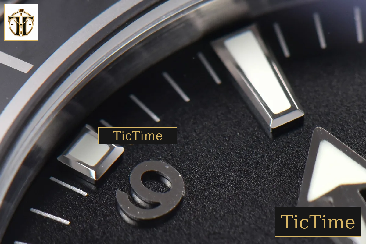 Planet Ocean 600m 42mm VSF Black Dial SS Bracelet A8500 — foto 7