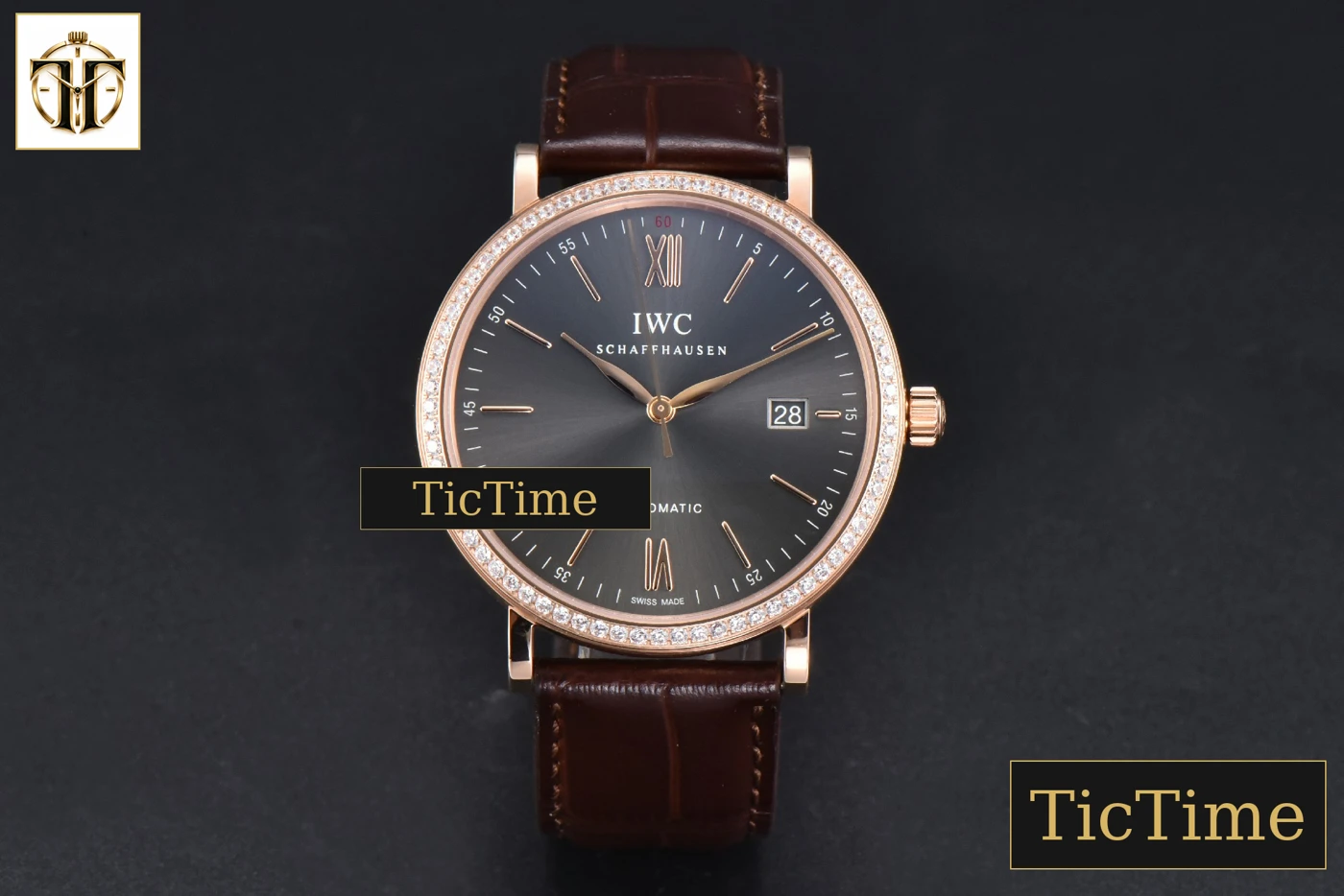 Vista frontal — Portofino 40mm V7F RG Diamond Gray Dial RG Marker Brown Leather Strap A2892