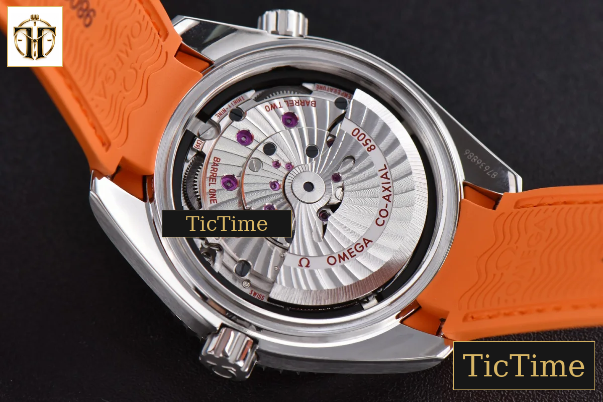 Planet Ocean 600m 42mm VSF Black Dial Orange Bezel Orange Rubber Strap A8500 — foto 15