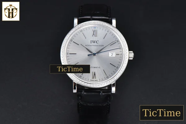 Foto frontal — Portofino 40mm V7F Diamond Silver Dial Black Leather Strap A2892