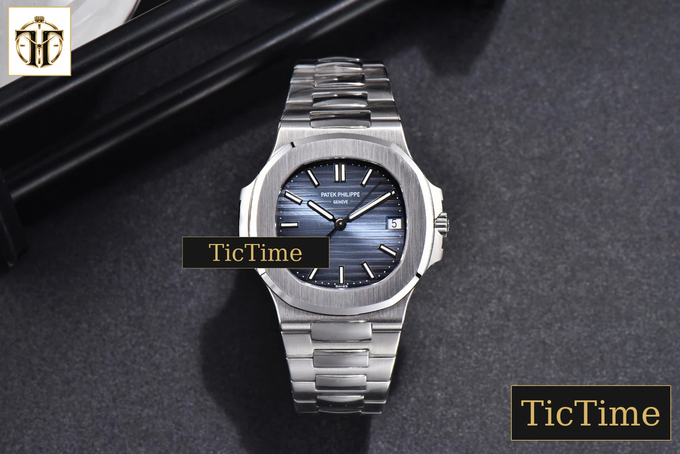 Vista frontal — Nautilus 5711 40mm 3KF Blue Dial SS Bracelet V3 A324