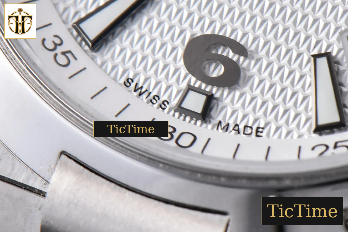 Overseas 47040 42mm MKF White Textured Dial SS Bracelet 9015 — foto 11