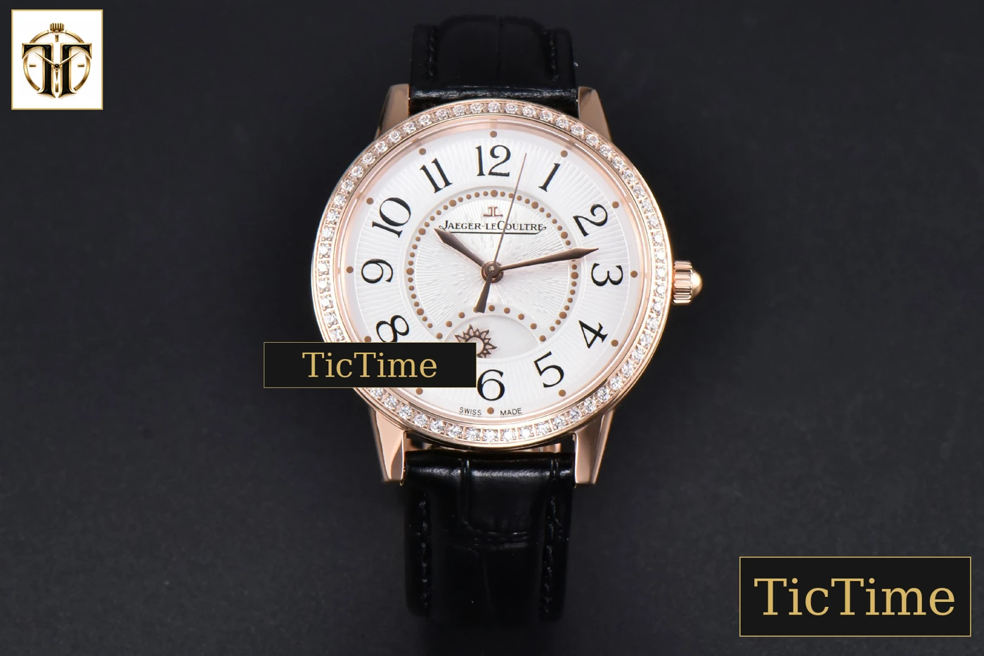 Vista frontal — Rendez-Vous Night & Day 34mm APSF RG Diamond White Textured Dial Black Leather Strap A898