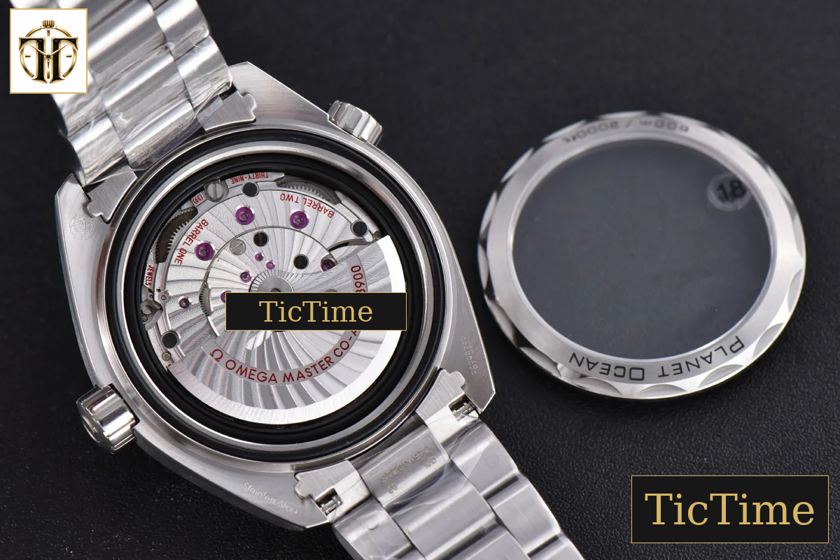 Planet Ocean 600m 43.5mm VSF Black Dial SS Bracelet A8906 — foto 16