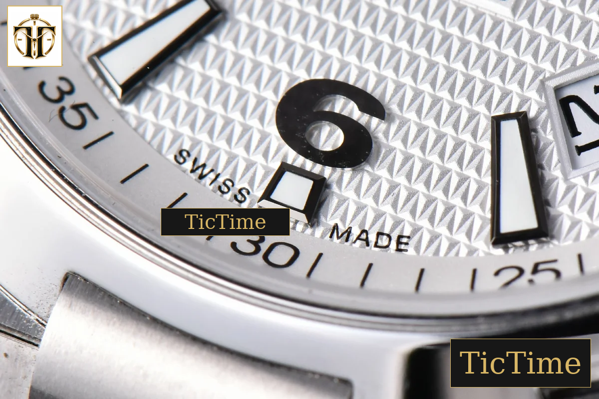 Overseas 47040 42mm MKF White Textured Dial Rubber Strap 9015 — foto 8