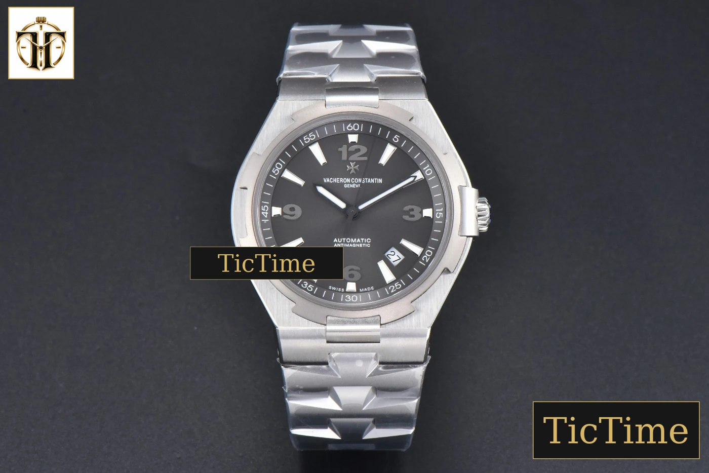 Vista frontal — Overseas 47040 42mm PPF Gray Dial SS Bracelet A1226