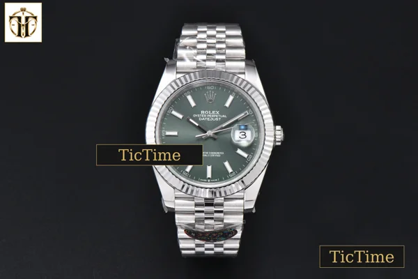 Foto frontal — DateJust Mint 126334 41mm VF Green Dial Jubilee Bracelet DD3235