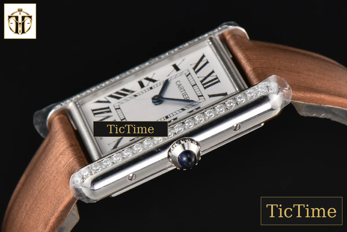 Tank Must Large 33.7×25.5mm K11F Diamond White Dial Brown Smooth Calf Strap Quartz — foto 9