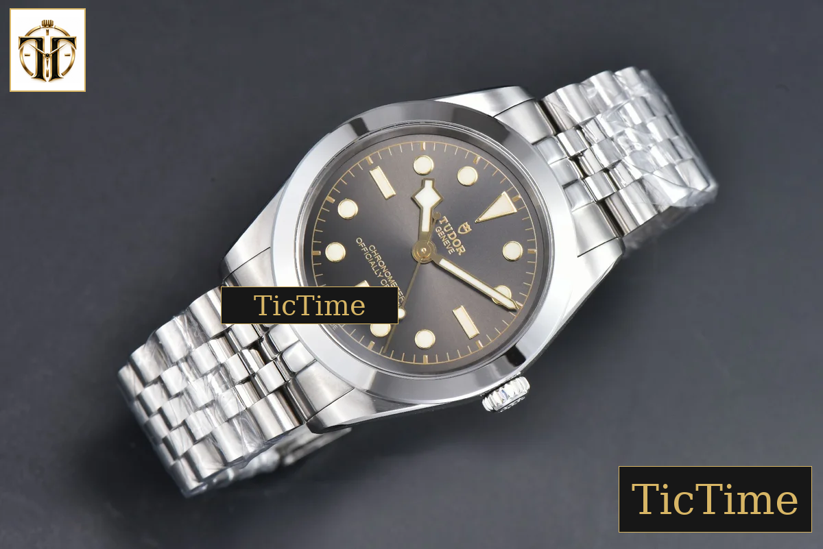 Heritage Black Bay Anthracite 39mm KRF Black Dial SS Bracelet A2824 — foto 3