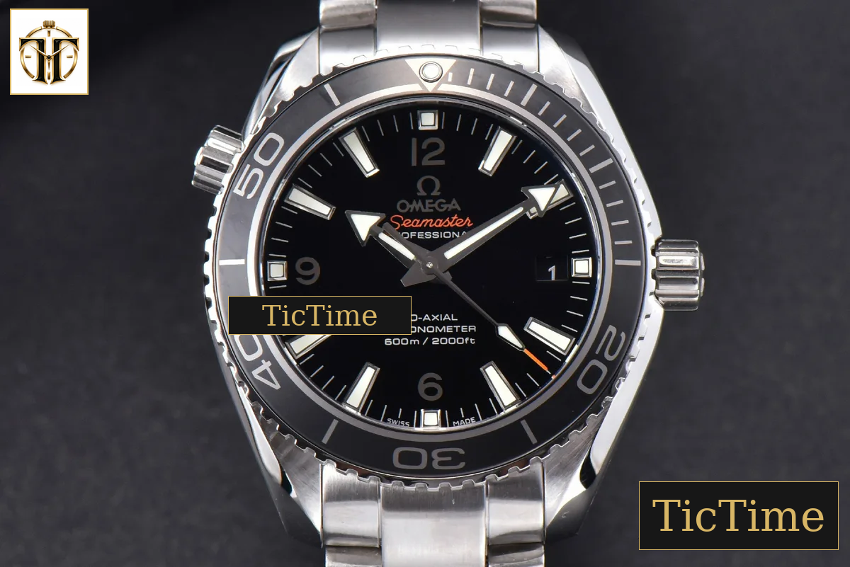Planet Ocean 600m 42mm VSF Black Dial SS Bracelet A8500 — foto 2