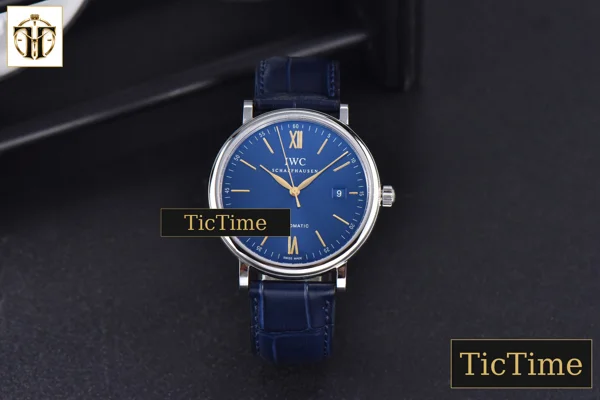 Foto frontal — Portofino ‘150 Years’ 40mm V7F Blue Dial YG Markers Blue Leather Strap / A2892