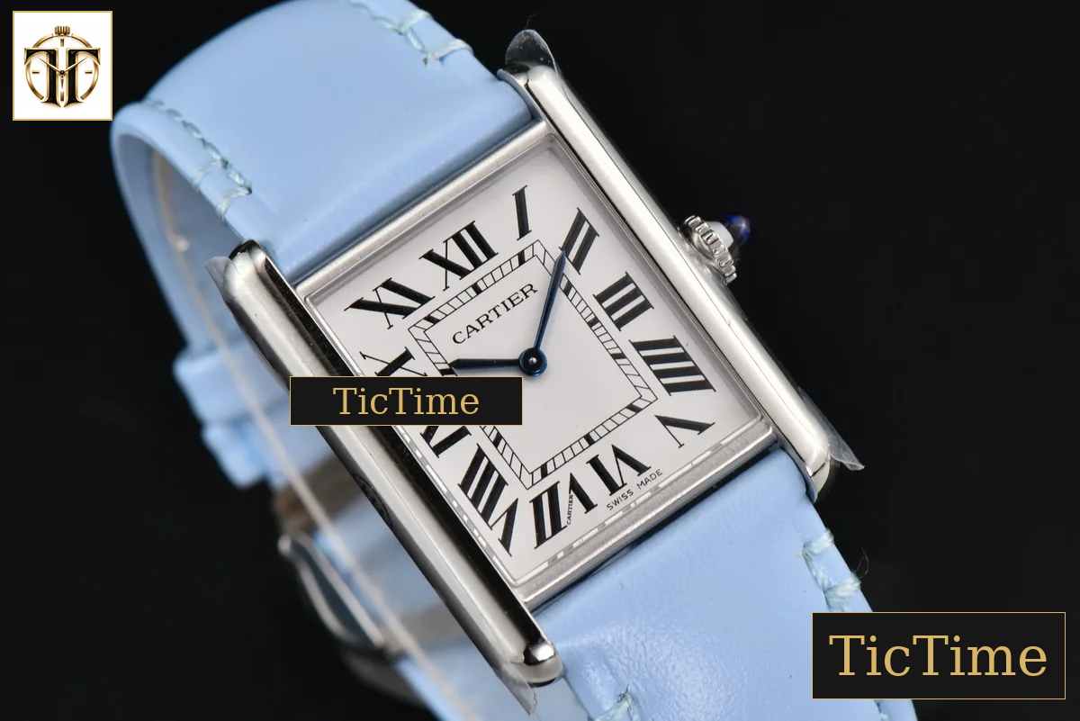 Tank Must Large 33.7×25.5mm K11F White Dial Blue Smooth Calf Strap Quartz — foto 10