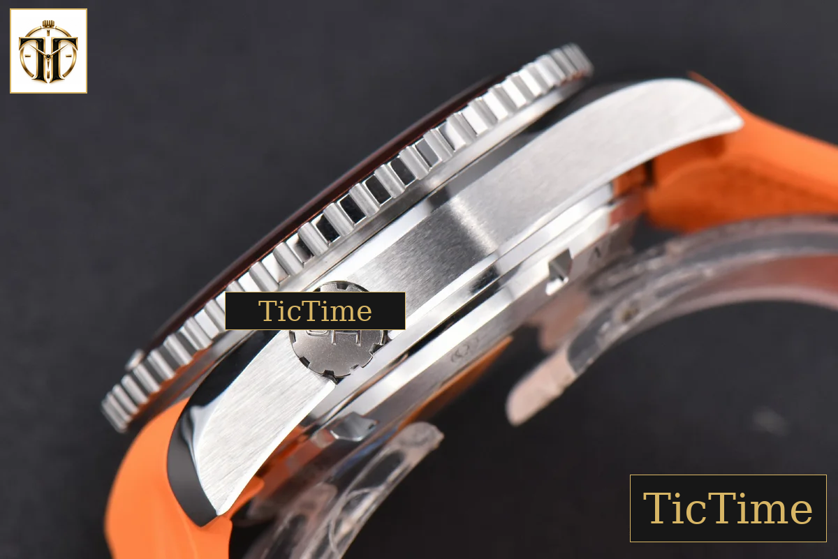 Planet Ocean 600m 42mm VSF Black Dial Orange Bezel Orange Rubber Strap A8500 — foto 13