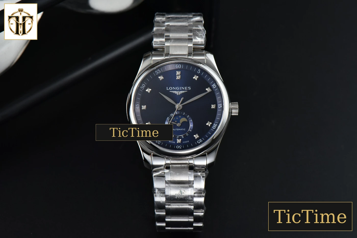 Vista frontal — Master Moonphase 40mm GF Blue Dial Diamond Marker SS Bracelet A899
