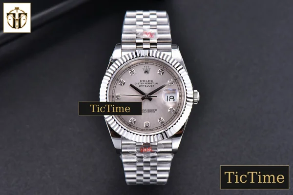 Foto frontal — Datejust 41mm GMF SS Silver Dial Diamond Marker Fluted Bezel Jubille Bracelet VR3235