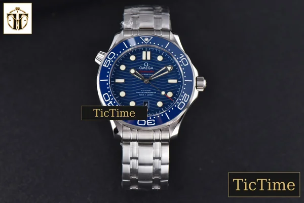Foto frontal — Seamaster Diver 42mm VSF SS 300M Blue Dial SS Bracelet VS8800