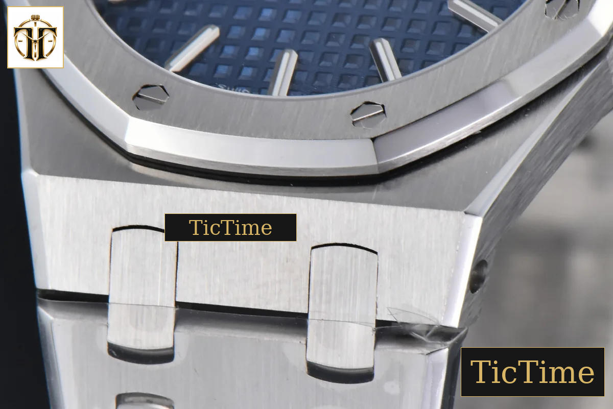 Royal Oak Ladies 67650ST 33mm ZF SS Blue Dial SS Bracelet Quartz — foto 10