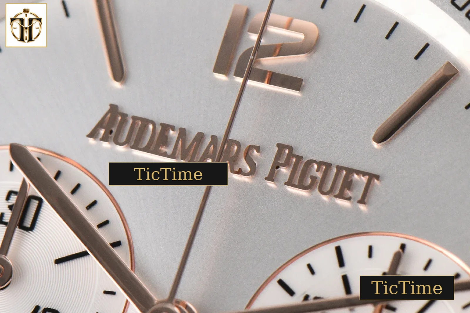 Code 11.59 Chrono 26393 41mm APSF Silver Dial Gold Hands Gray Leather Strap SA4401 — foto 6