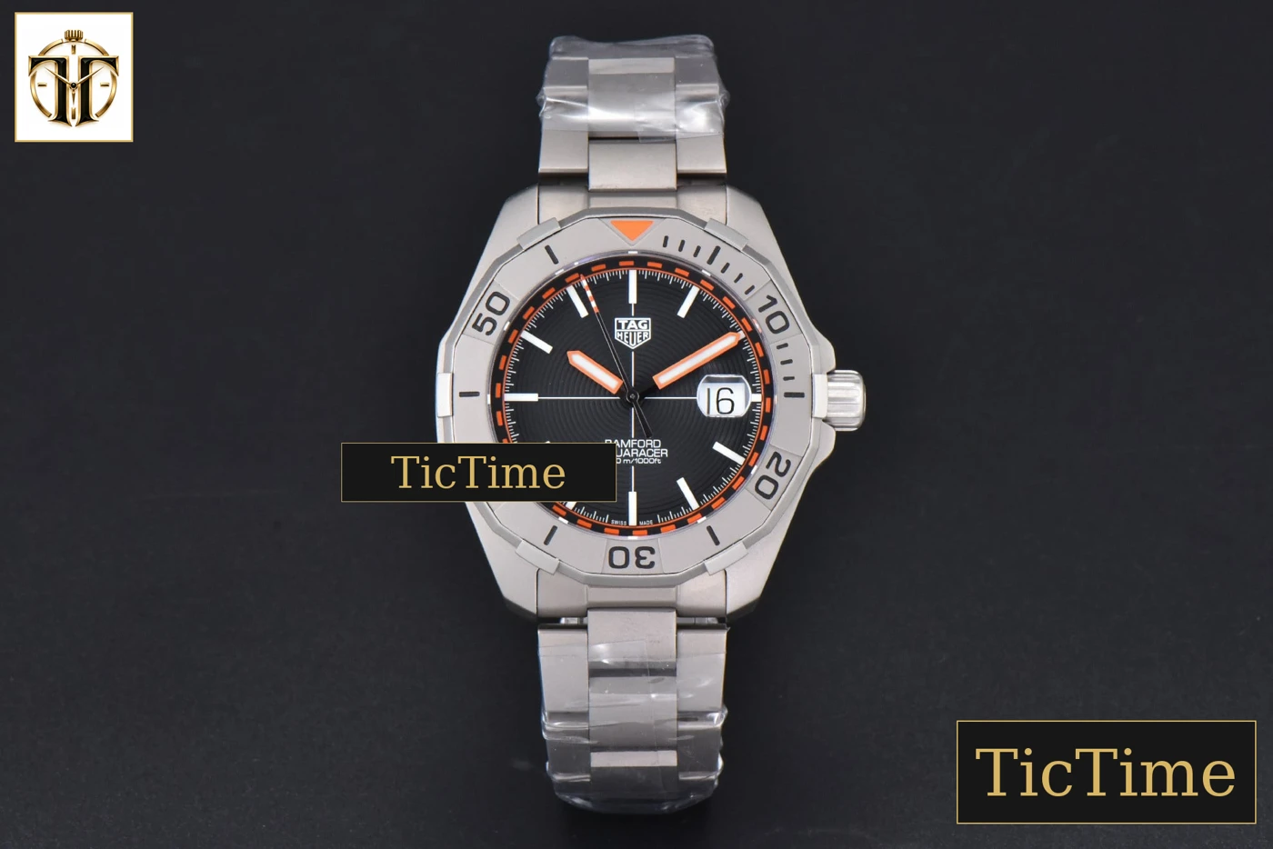 Vista frontal — Aquaracer Bamford 43mm OF Black/Orange Dial SS Bracelet