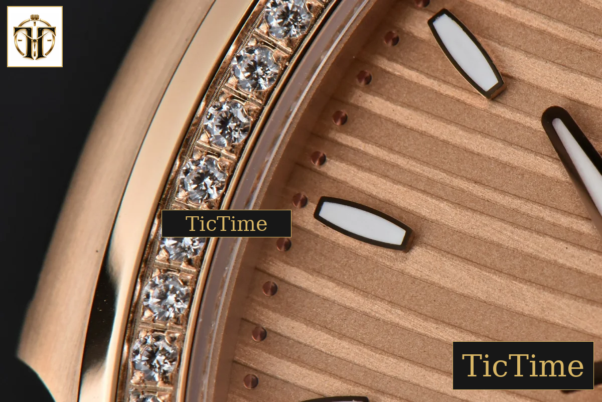 Nautilus Ladies 7118 35mm 3KF RG Diamond RG Dial RG Bracelet 324CS — foto 10