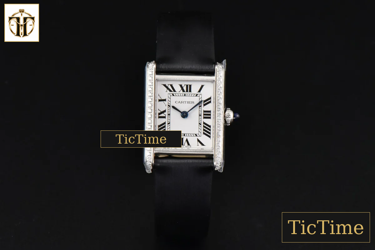 Tank Must Small 29.5×22mm K11F Diamond White Dial Black Smooth Strap Quartz — foto 3