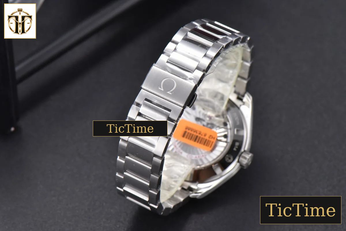 Aqua Terra 150M 41mm VSF Black Wave Dial RG Markers SS Bracelet A8500 — foto 30